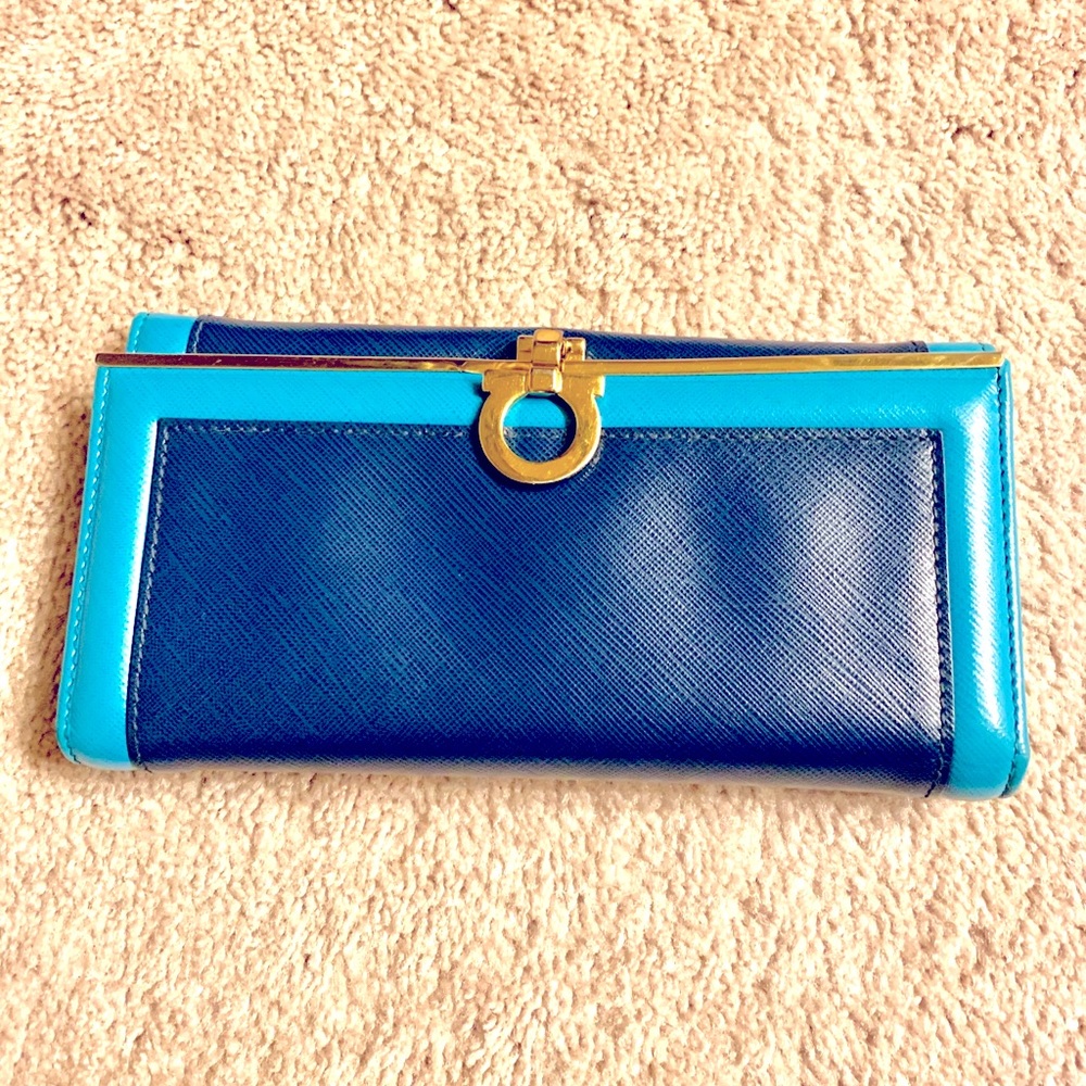 Salvatore Ferragamo Stingray Gancino Wallet